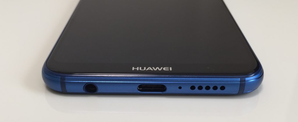 HUAWEI P20 liteの下部
